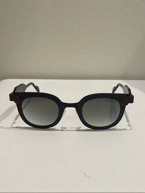 Anne et Valentin Serif A161 frames. FRAMES Only with case